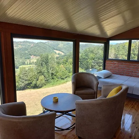 1 Nase Brdo 別荘 Guča